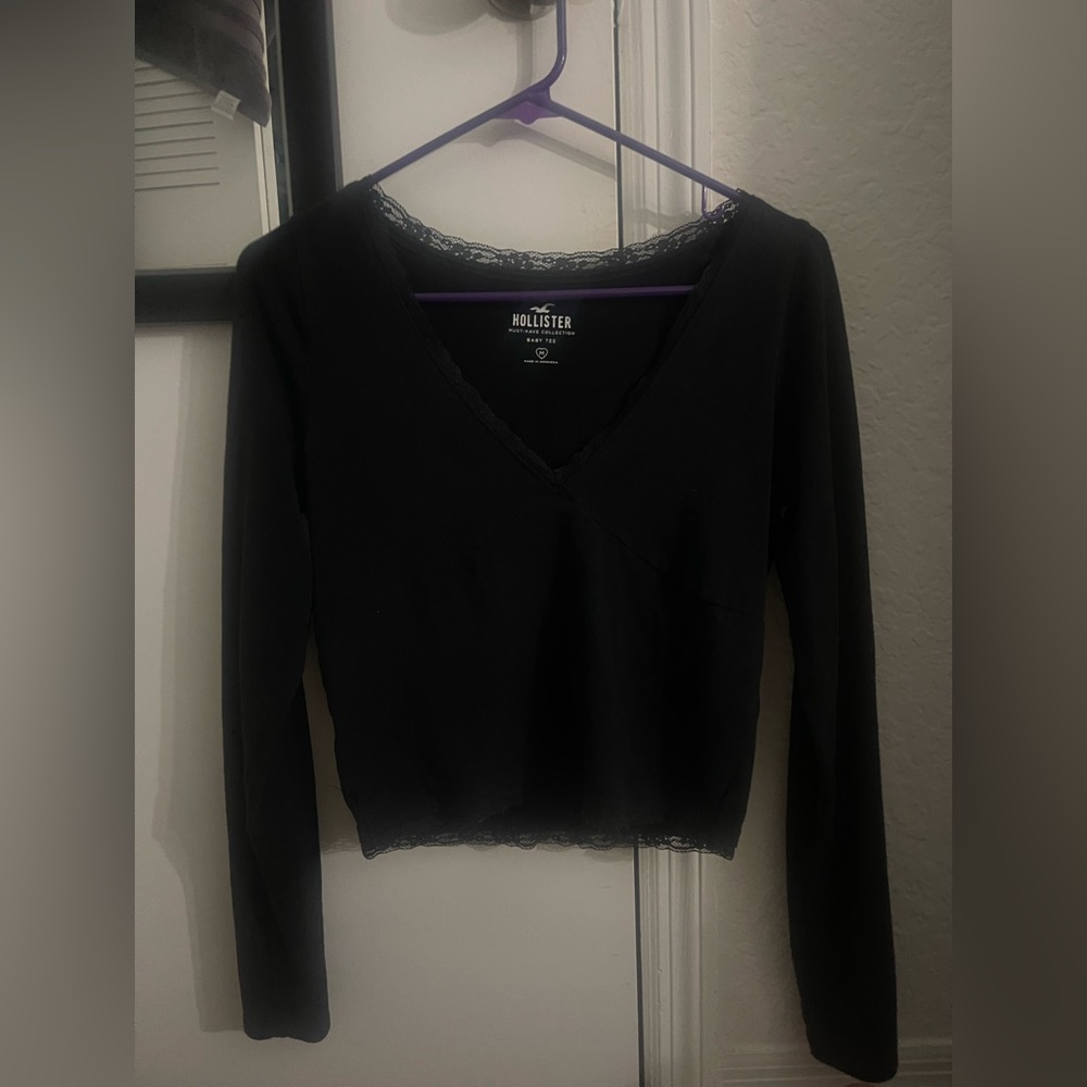 Hollister Black Baby Tee Long Sleeve